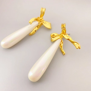 Orecchini Pendenti Fiocco Perla Artificial Sintetica Ottone Placcato Oro Con Perno Argento Sterling 925 Stile Francese Vintage Donna