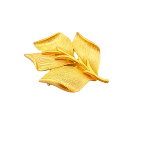 Elegant 18K gold-plated brass leaf brooch with brushed texture and polished veins