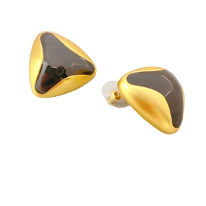 Boucles d'oreilles triangulaires dorées vintage avec émail marron pour un look chic moderne