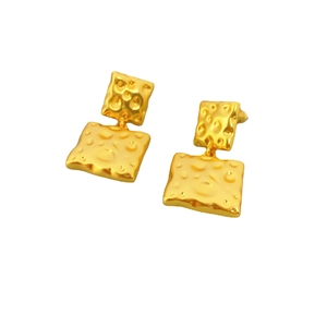 Boucles d'oreilles pendantes dorées vintage carrées avec texture martelée et tige en argent 925