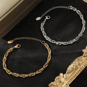 Modern chunky chain bracelets in gold and silver finish with lobster clasp and extension