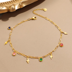 Bracelet de cheville doré en acier avec zircons colorés et pendentifs éclair sur cuir