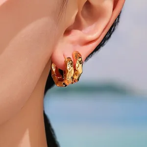 Boucles D'oreilles Créoles En Acier Inoxydable Or Texture Martellée Pointes Huggie Punk Bijoux Minimalistes Femmes
