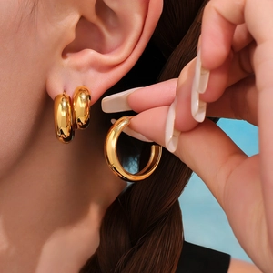 Three-piece set of polished 18k gold plated stainless steel geometric C-shaped hoop earrings