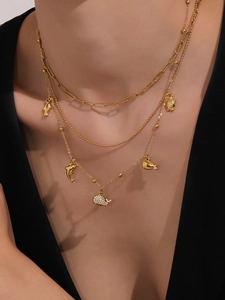 Collana a tre strati in acciaio inossidabile dorato con ciondoli a forma di delfino e balena