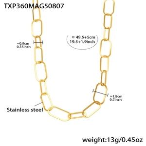 Détails du collier à maillons rectangulaires dorés avec mesures et matériaux