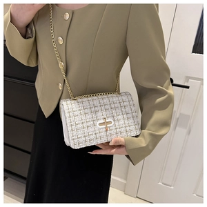 Sac bandoulière élégant en tweed avec chaîne dorée et fermoir métallique pour femmes