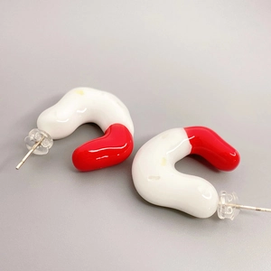 Modern red and white enamel C-shaped brass earrings with S925 silver needles