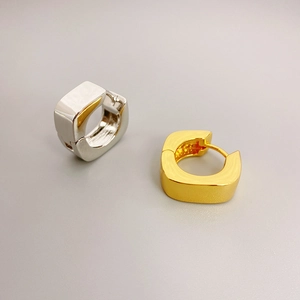 Polished geometric rectangular huggie earrings in 18K gold and silver finish