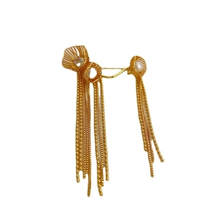 Elegant gold flower tassel brooch with pearls for winter coats and sweaters