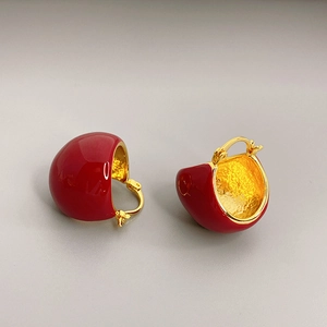 Boucles d'oreilles dôme plaquées or 18 carats avec émail rouge vif de style français