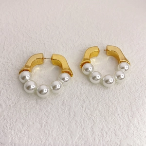 Retro Golden C-Hoop Earrings For Women With 925 Sterling Silver Earring Post Copper 18K Gold Plated Beaded Artificial Pearl Stone