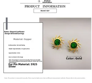 Détail de boucles d'oreilles soleil émeraude plaquées or 18 carats avec tiges en argent S925