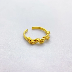 Vergoldeter 18K Messingring mit Schleifenstruktur und gedrehtem Spiralmuster-Design