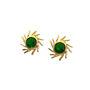 Boucles d'oreilles étoile minimalistes avec pierres émeraude et sertissage doré soleil