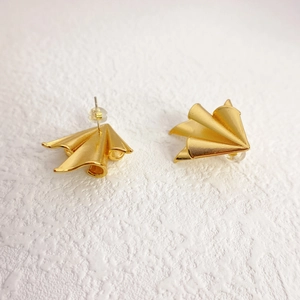 Elegant gold airplane-style stud earrings with textured stripe pattern and S925 silver needles