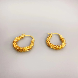 Orecchini a cerchio minimalisti in ottone placcato oro 18K con elegante trama a corda