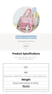 Borsa tote in nylon rosa dimensioni 30x12x33cm con patch a stella e dati tecnici