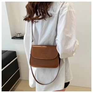 Petit sac carré bandoulière en cuir marron avec bandoulière élégante pour femmes