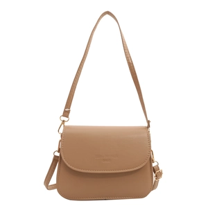 Petit sac carré minimaliste en similicuir café clair avec bandoulière réglable