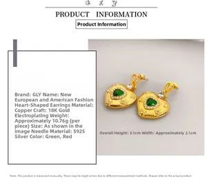 Détails des boucles d'oreilles cœur avec pierre verte et plaqué or 18K sur cuivre