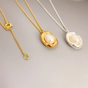 Minimalist Freshwater Pearl Pendant Necklace Copper Irregular Molten Metal Bean Clavicle Chain For Women Fashion Jewelry