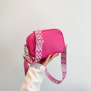 Simple Fashion Women PU Crossbody Bag With Geometric Wide Strap Tassel Decor Litchi Grain Small Square Shoulder Bag