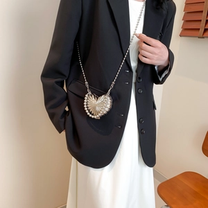 Mini sac en métal argenté en forme de cœur avec perles et chaîne à boules