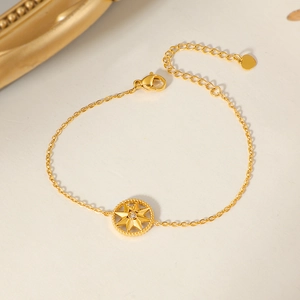 18K gold-plated star compass bracelet with sparkling crystal on a sleek chain