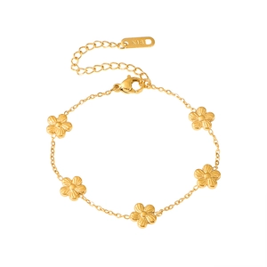 Elegant 18K gold-plated titanium steel flower bracelet with five-petal blossom charms