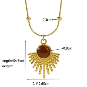 Collier doré œil de tigre avec pendentif soleil et chaîne serpent ajustable pour femme
