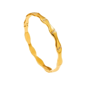 Lussuoso bracciale ondulato in acciaio inossidabile placcato oro con zirconi lucenti