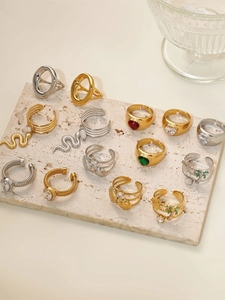 Collectie 18k vergulde roestvrijstalen ringen met kleurrijke 5A zirkonia edelstenen