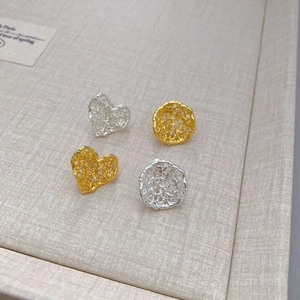 Boucles d'Oreilles Clous Rondes en Forme de Cœur Ajouré Avec Tige en Argent Sterling 925 Cuivre Plaqué Or Véritable Zircon Incrusté