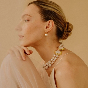 Elegant double-layered baroque pearl necklace and matching drop earrings jewelry set