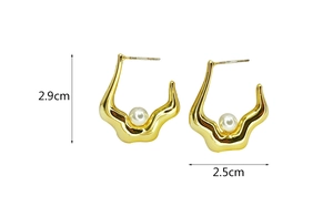 Detailed size specifications for 18K gold plated irregular wave pearl earrings