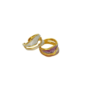 Irregular wave gold rings set with purple and white enamel in 18K gold plated finish