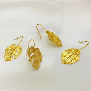 Vintage Leaf Drop Earrings For Women 18K Gold Plated Copper Hammered Monstera Ginkgo Maple Leaf Retro Boho Style