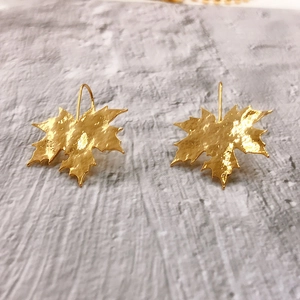 Elegant 18K gold-plated maple leaf drop earrings with textured hammered finish style