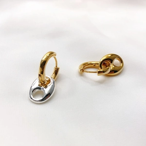Orecchini a cerchio bicolore placcati oro 18K a forma di chicco di caffè effetto specchio