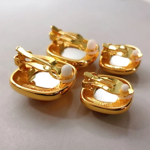 18K gold-plated clip-on earrings for women with soft pads and square metal design