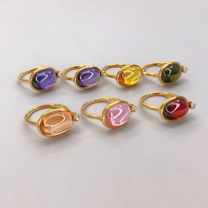 Elegante 18K vergoldete Ringe mit ovalen Farbedelsteinen und Zirkonia-Akzenten