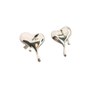 Irregular fluid molten heart stud earrings in polished silver finish S925 silver material