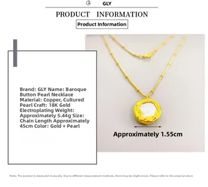 Vue détaillée du collier de perles baroques bouton avec placage en or 18 carats