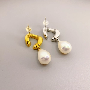 18K gold and silver plated U-shaped earrings with elegant white teardrop pearl pendants