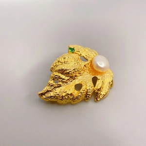 Leaf Brooch Pin 18K Gold Plated Copper With Artificial Pearl And Green Zircon Elegant Plant Jewelry For Women Coat Accessories