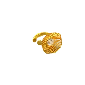 Bague ajustable dorée en forme de coquille avec un zircon étincelant au centre