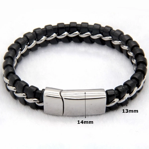 Detailansicht eines 13mm Lederarmbands mit 14mm silbernem Magnetverschluss für Herren