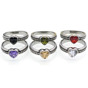 Anello Vintage Con Zircone A Cuore Per Donna Acciaio Inossidabile 316L Fascia Strutturata Gioielli Retrò
