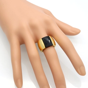 Fashionable gold-plated stainless steel wide band ring featuring a faceted black stone